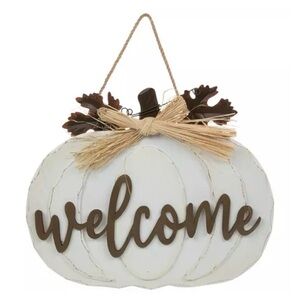 Welcome Pumpkin Wood Wall Decor!